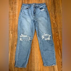 American Eagle Light Blue Distressed Women’s Jeans